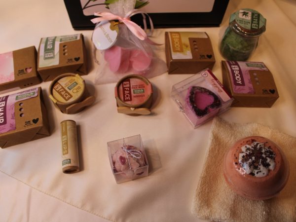 Wellness Bath & Body Gift Box (14PCS)