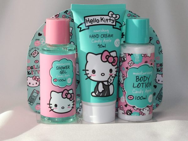 Hello Kitty 4 Piece Bath Gift Set