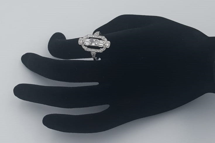 Amazing baguette vintage ring