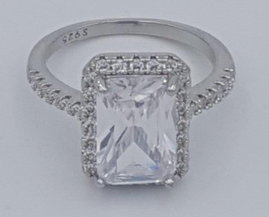 Rectangular cubic zirconia ring