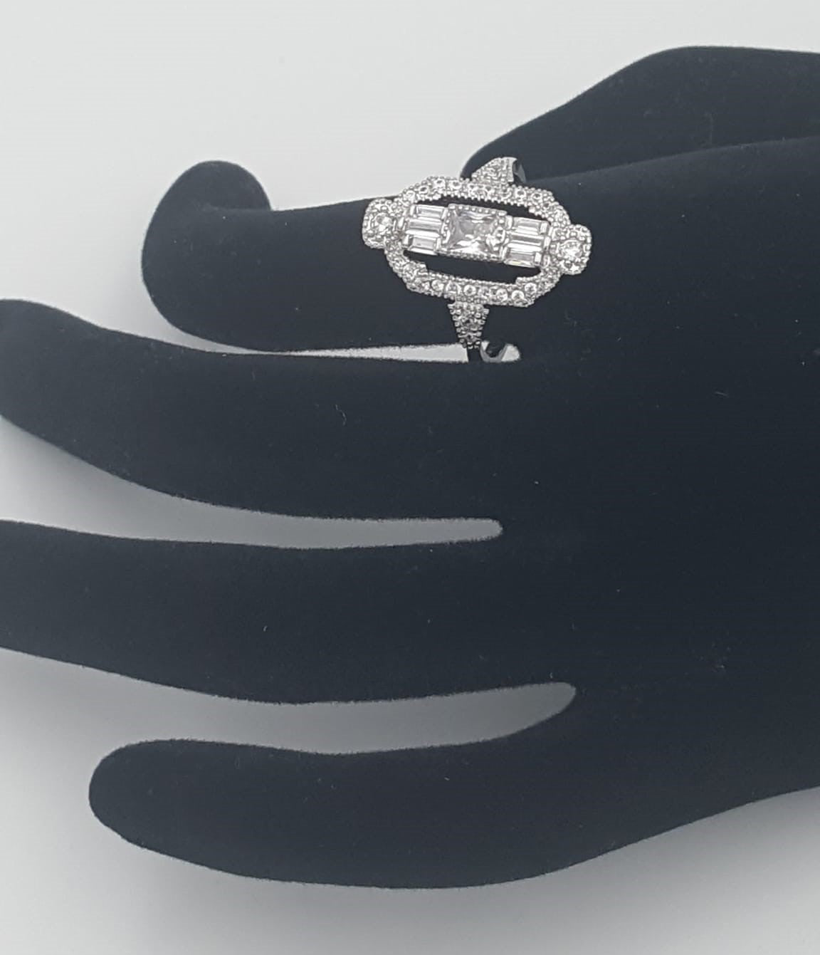 Amazing baguette vintage ring
