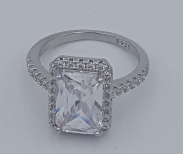 Rectangular cubic zirconia ring