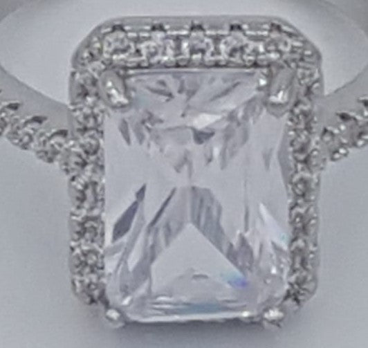 Rectangular cubic zirconia ring