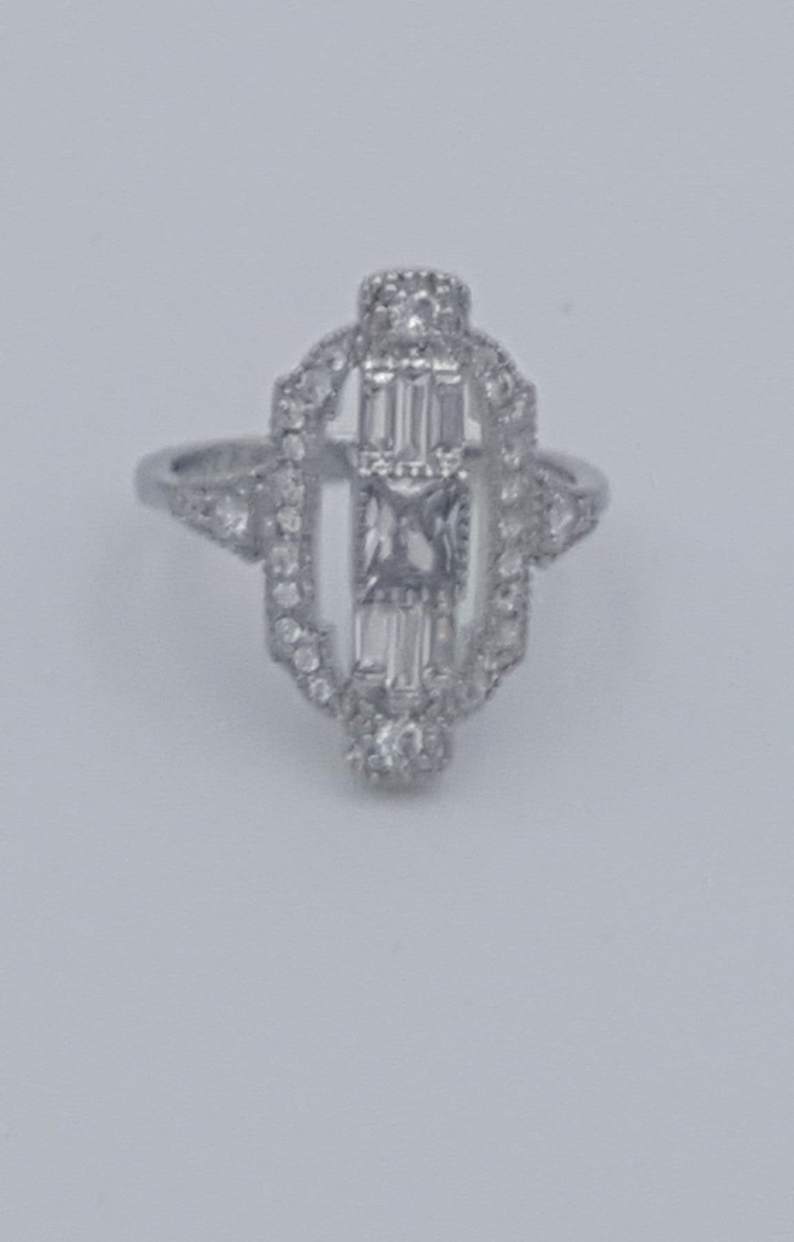 Amazing baguette vintage ring 